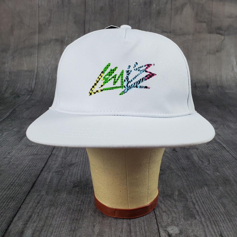 Levi's new with tags white 90s Style hat